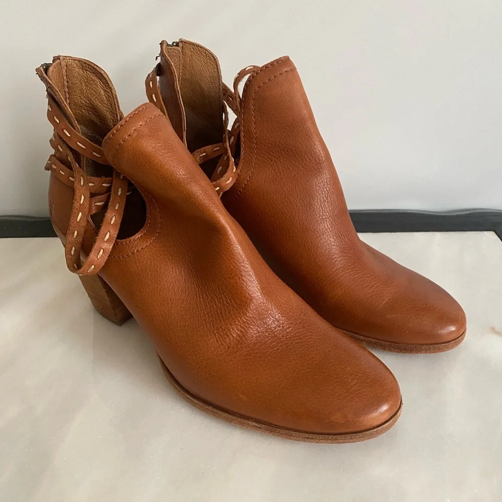 Frye Naomi Pickstitch Ankle Boots in Whiskey